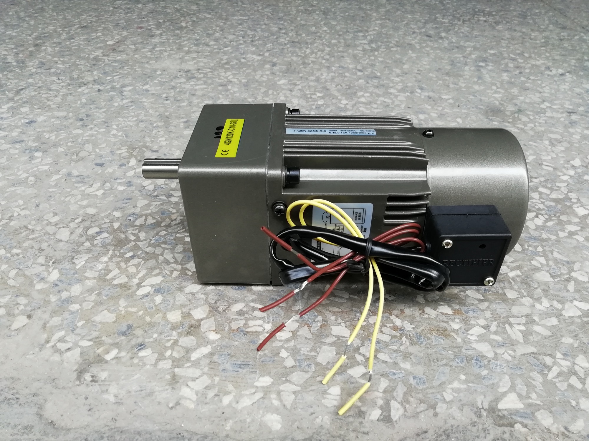 4IK25W-S2-M+4GN120K-C10三相220V微型带刹车减速电机